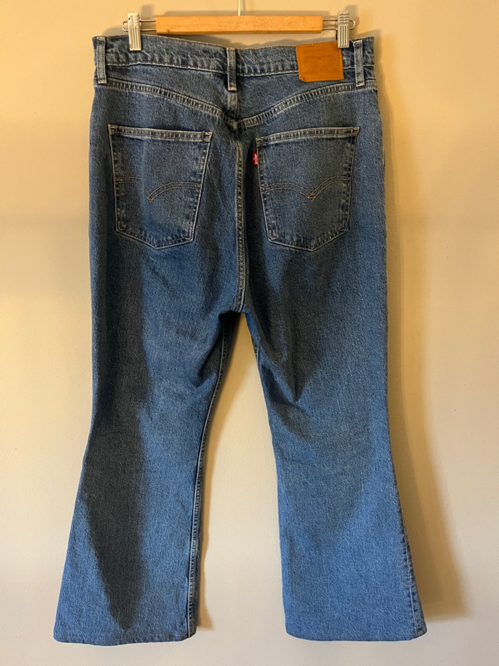 Levi's Men's Blue Bootcut Jeans - Picture 2 of 7